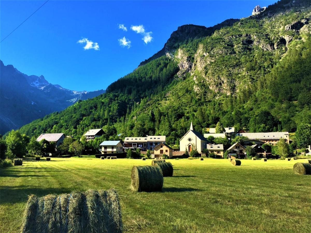 Auberge Des Ecrins Champoléon Exteriér fotografie
